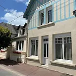 Rose-marie Villa *